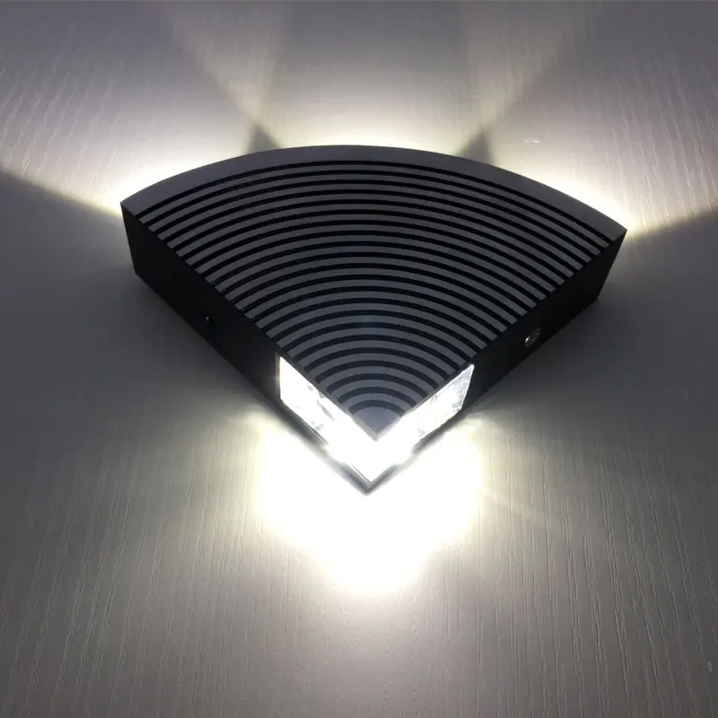 Современная светодиодная настенная лампа 4 Вт алюминиевый корпус треугольный