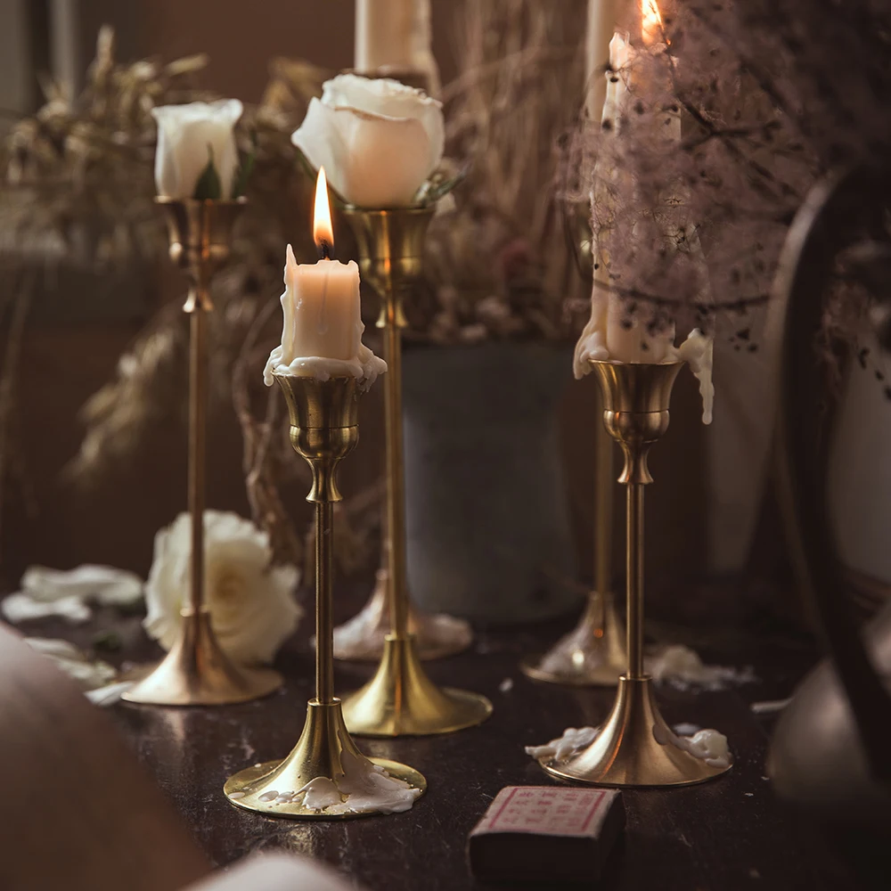 

Brass Single Head Candle Holder Home Decoration American Exquisite Golden Retro Candlestick Wedding Party Decor Candlestick