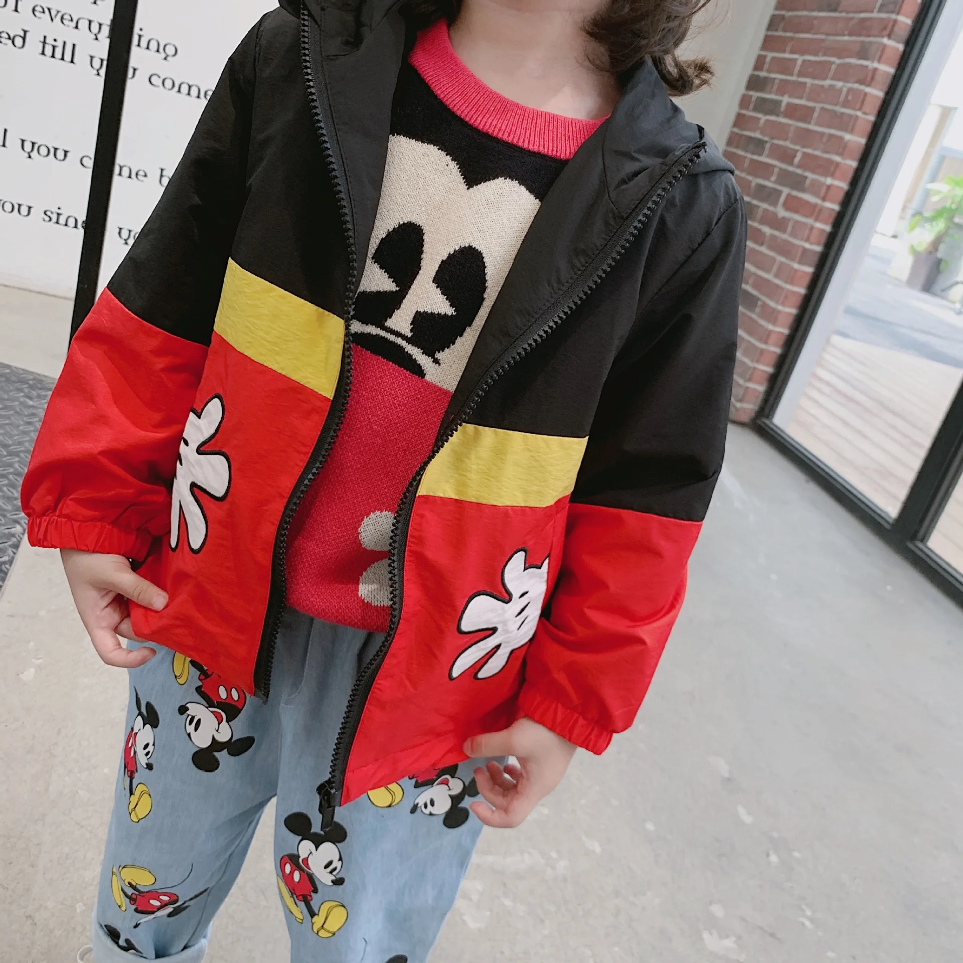 Disney Микки Маус, детская верхняя одежда, Новое Детское пальто с капюшоном куртка с рисунком ветровка для мальчиков, осенняя ветровка, толстовка