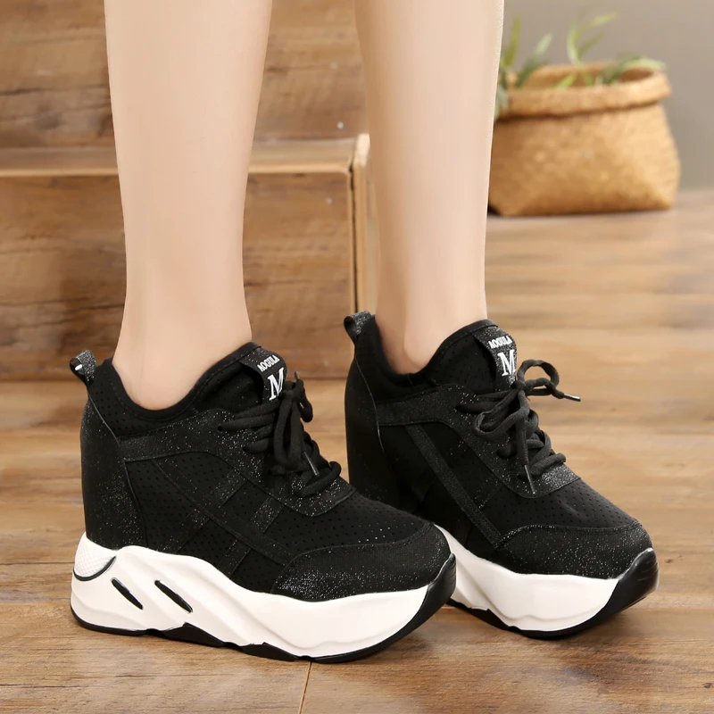 Женские повседневные туфли на шнуровке черные или белые высоком каблуке 11 см со