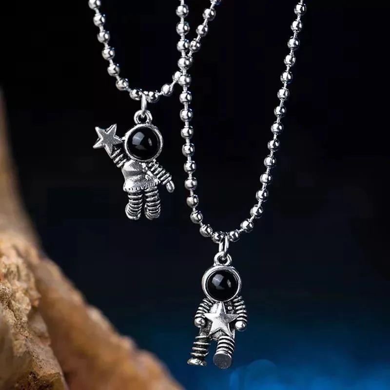 

2Pcs Minimalist Lovers Matching Friendship Spaceman Astronaut Pendant Magnetic Distance Couple Necklace Jewelry Anniversary Gift
