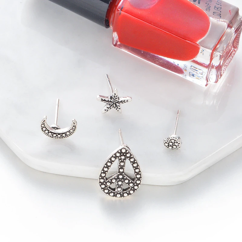 

Luokey 2020 New Design Antique Retro Moon Star Stud Earrings For Women Bohemia Ethnic Tribal Elegant Small Earrings Jewelry Gift