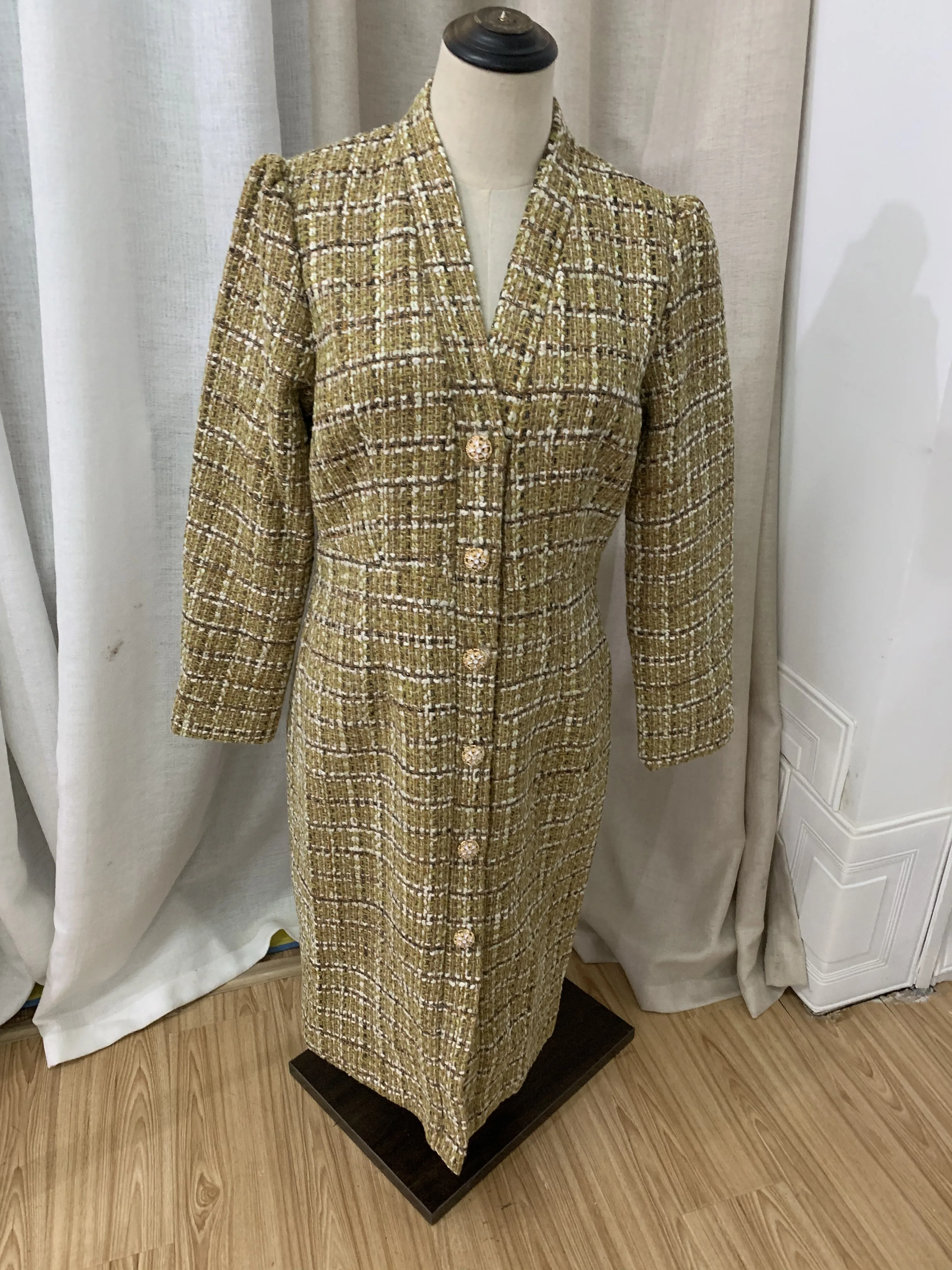 

V-neck long sleeve small fragrant tweed dress women autumn winter mid-length single breasted slim package hip dress