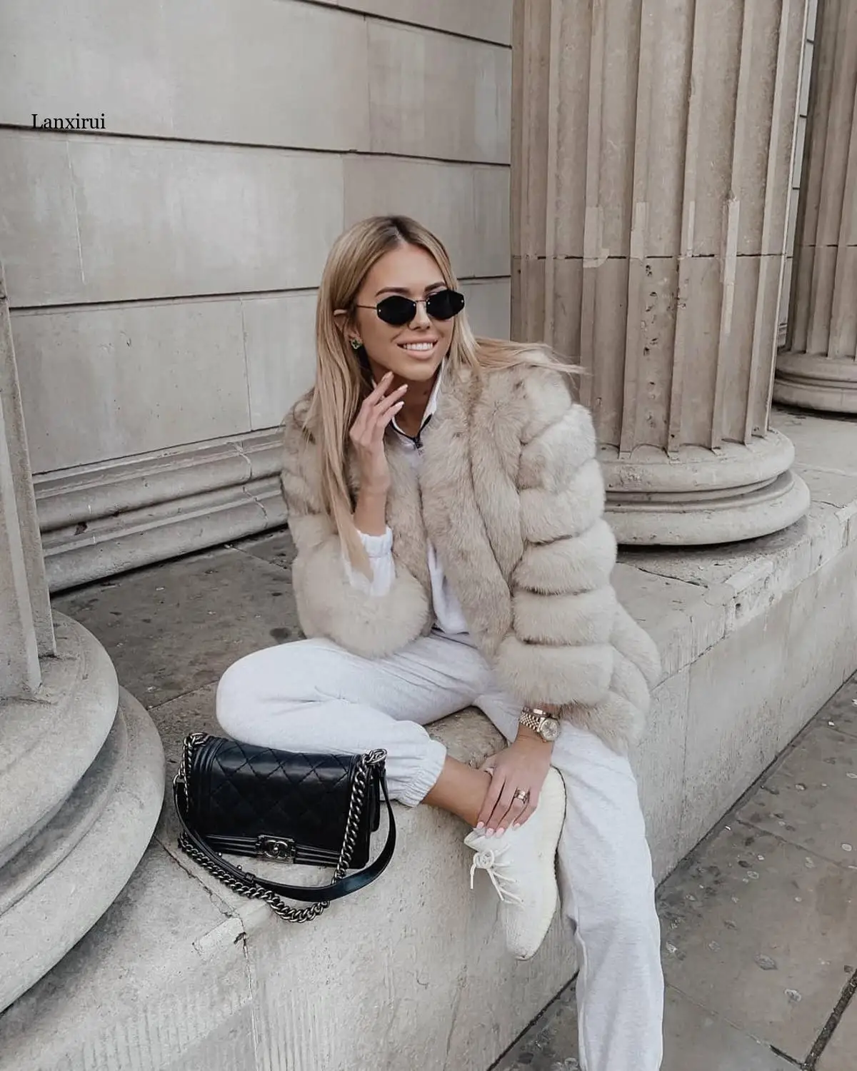 

Winter Luxury Overcoat Fur Jacket Outerwear Short Fur Coat Winter Thick Long-Sleeved Clothes Plush Thick Outwear