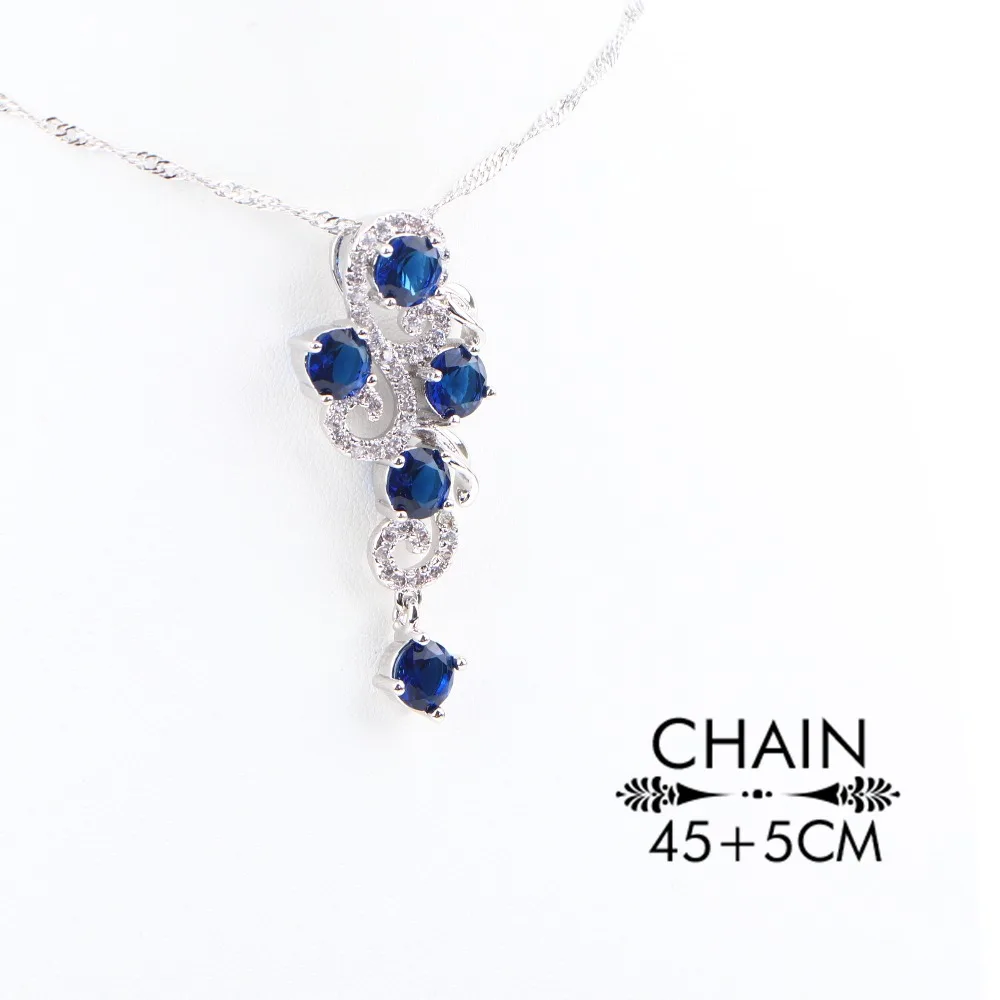 Набор женских ювелирных изделий из серебра 925 пробы с цирконием в подарочной