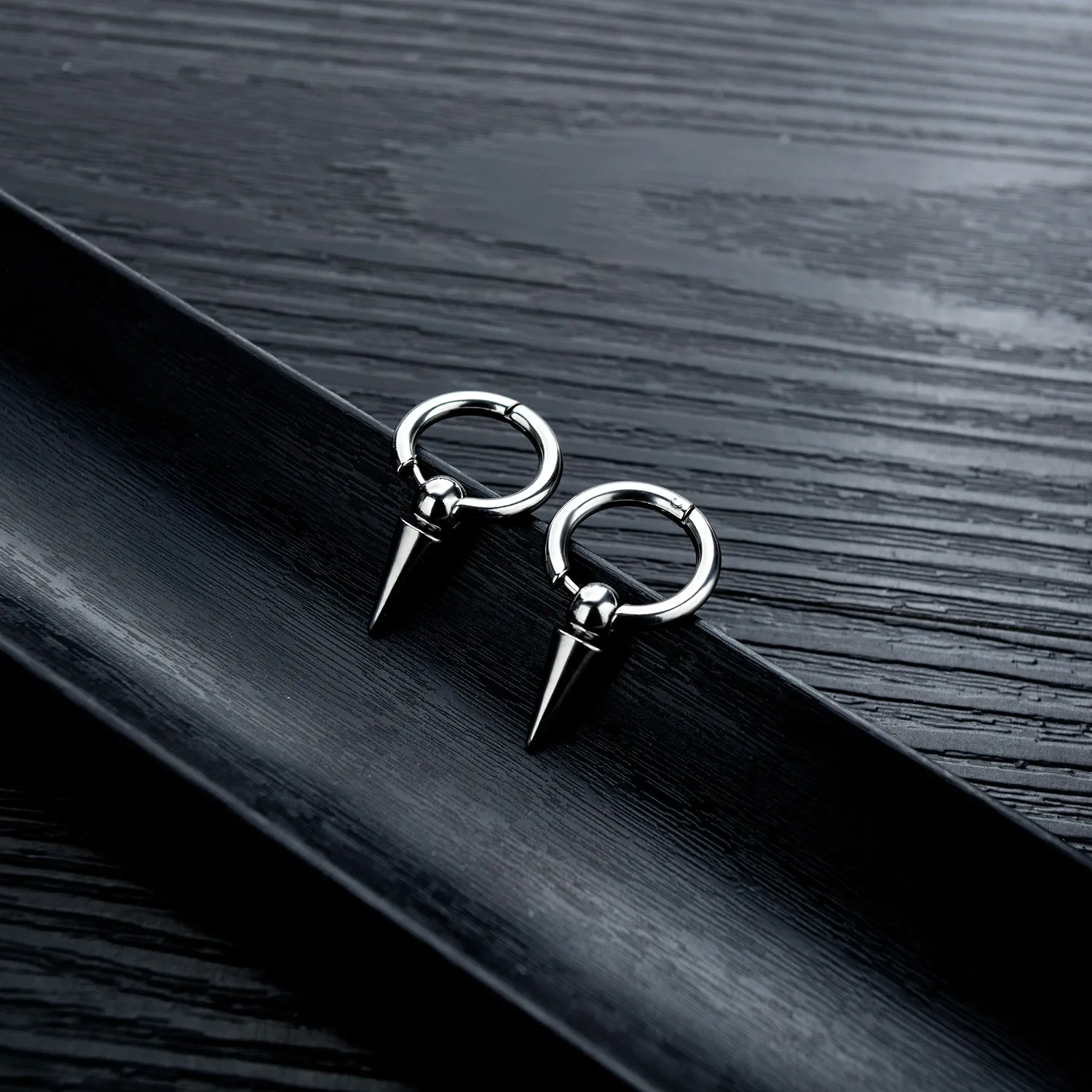 

Cyue European Personalized Rock Punk Style Tapered 304 Stainless Steel Hoop Earrings Fashion For Women Men
