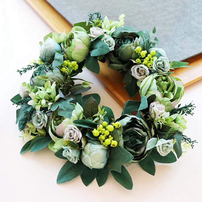 Искусственный венок с пионами зеленый цветами и зелеными листьями для украшения