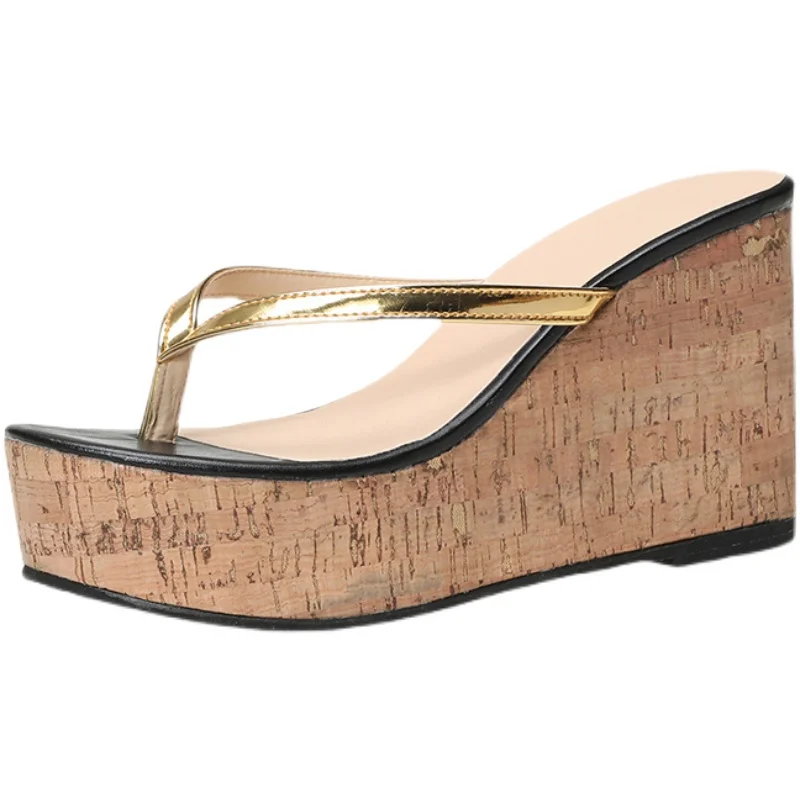 

Large Size 35-43 New Simple Slope With Elegant Ladies Flip Flops Summer European And American Waterproof Platform.
