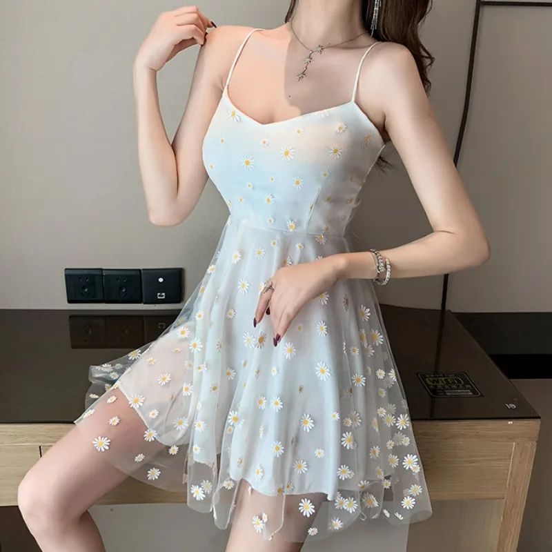 

French floral small daisy female summer V-neck halter strap was thin waist dress Polyester Office Lady Sleeveless