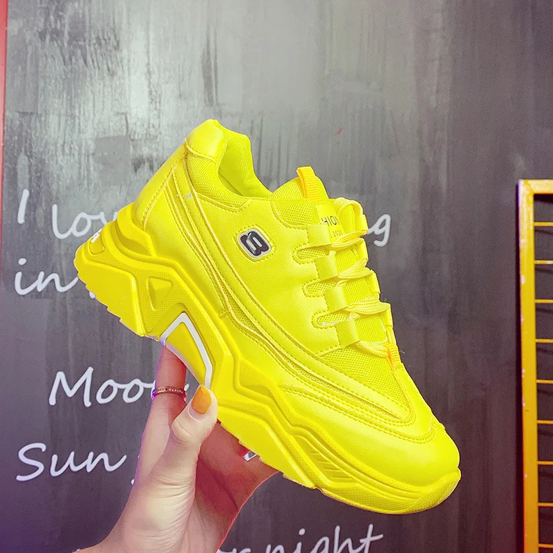 Женские кроссовки на толстой подошве яркие цвета спортивные массивной