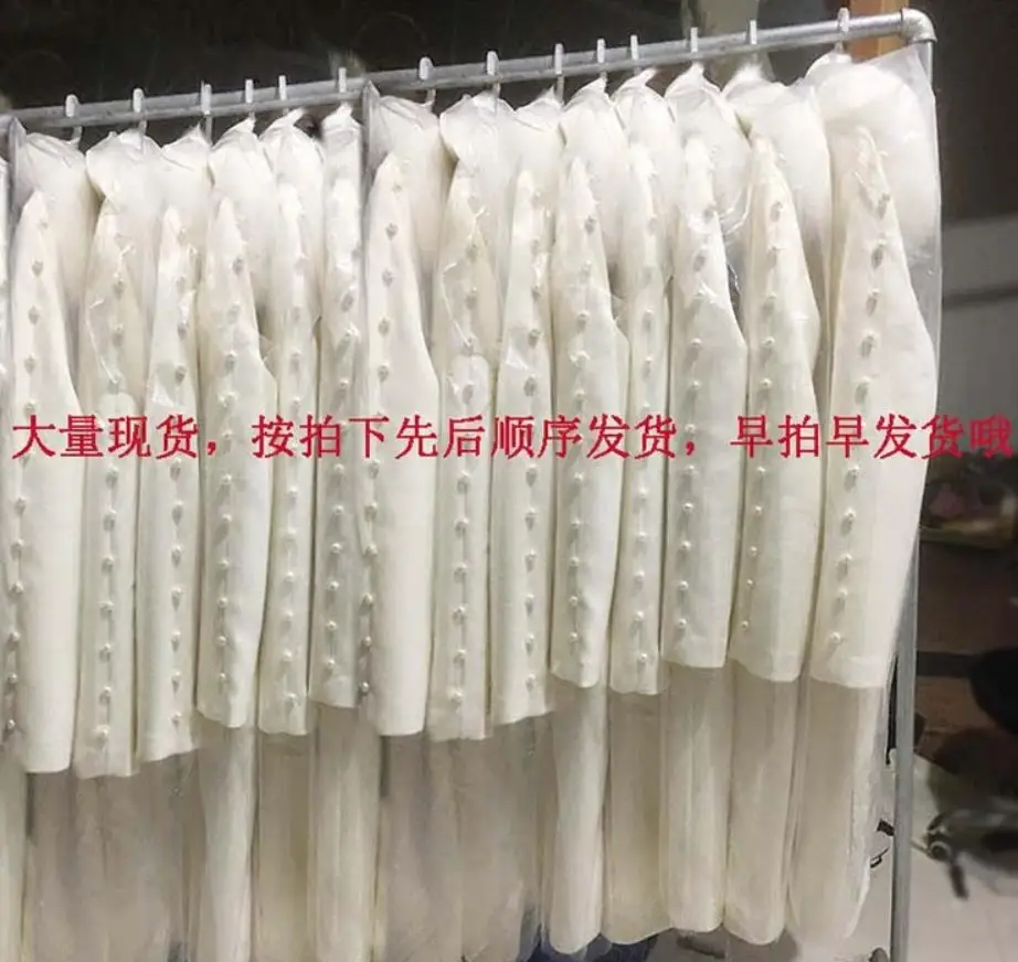 Женское зимнее пальто из натурального меха лисы двубортное кашемировое с