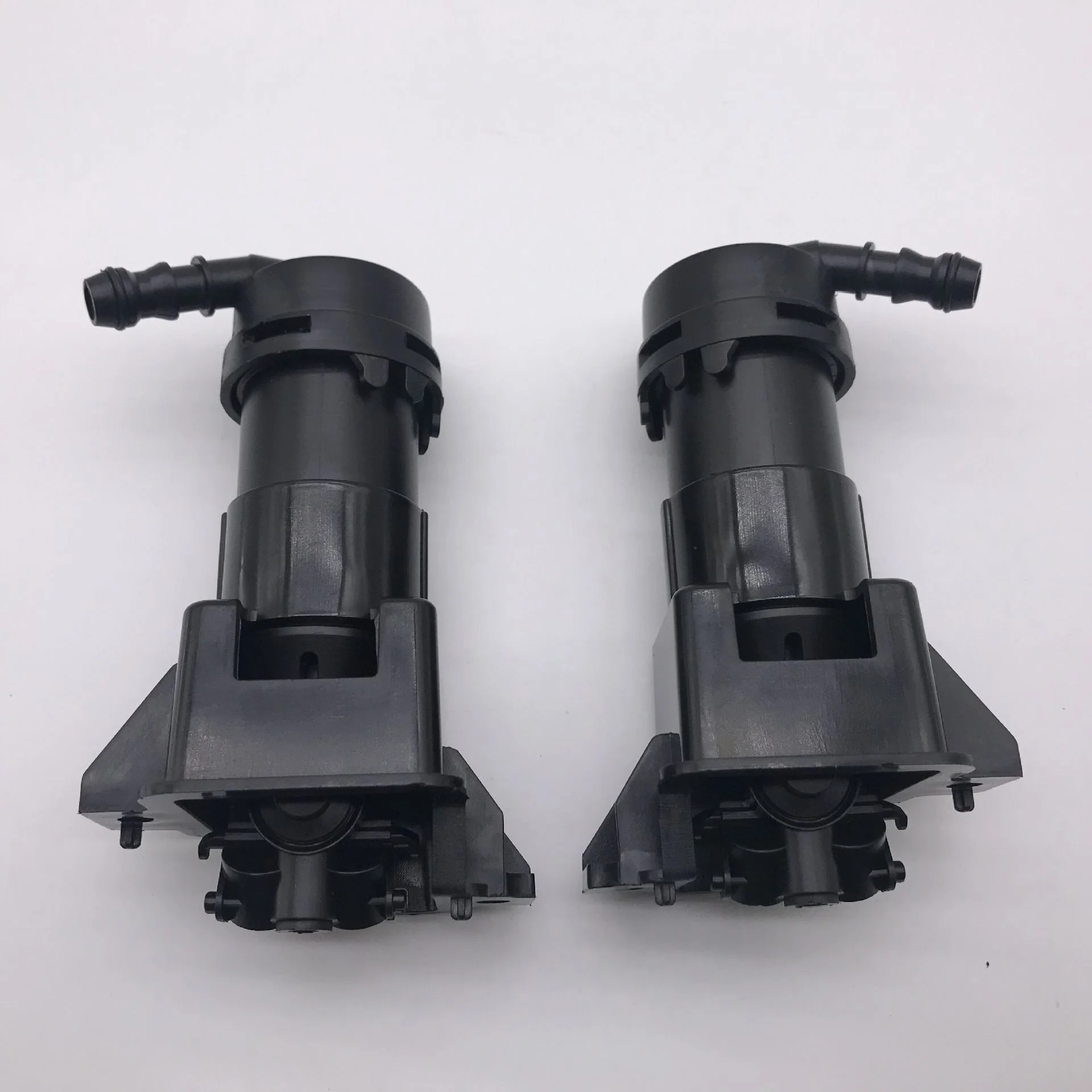 

It Is Suitable for Audi A6l2009-2011 Headlight Front Bar Spray Gun 4f0 955 101 b / 4f0 955 102b