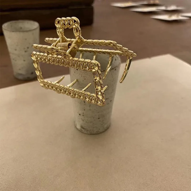 

Women Geometric Hair Claw Solid Color Hair Crab Retro Square Shape Pearl Hair Clips Claws Hair Accessories Large Size Hairpin