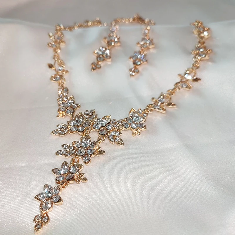 Набор ювелирных изделий для невесты золотистого и серебристого цвета - купить по