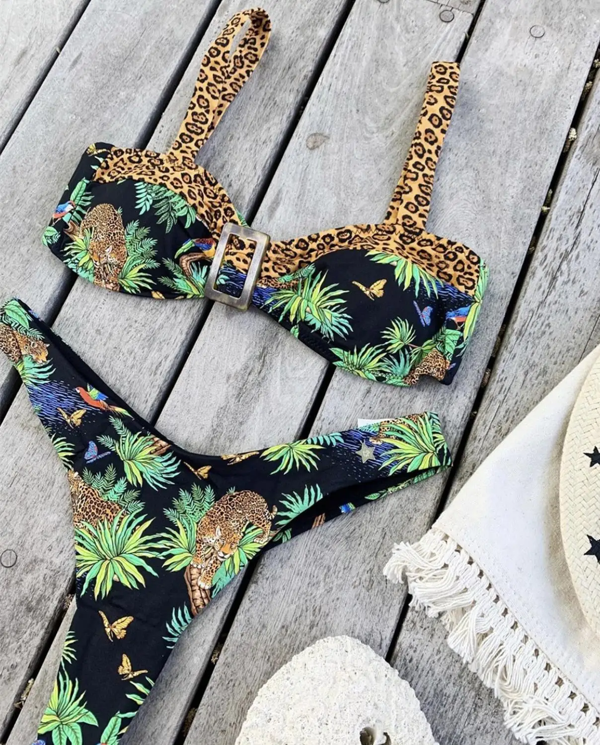 Купальник женский леопардовый пикантный бикини на шнуровке с высоким вырезом