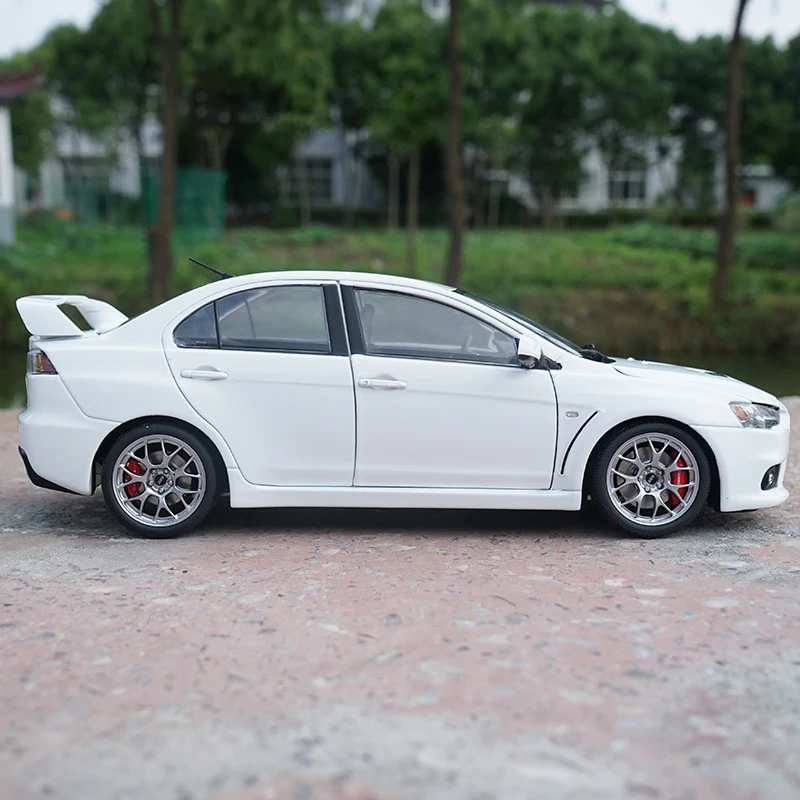 Новинка 1/18 Mitsubishi Lancer EVO X 10 левый и правый руль литой металлический автомобиль