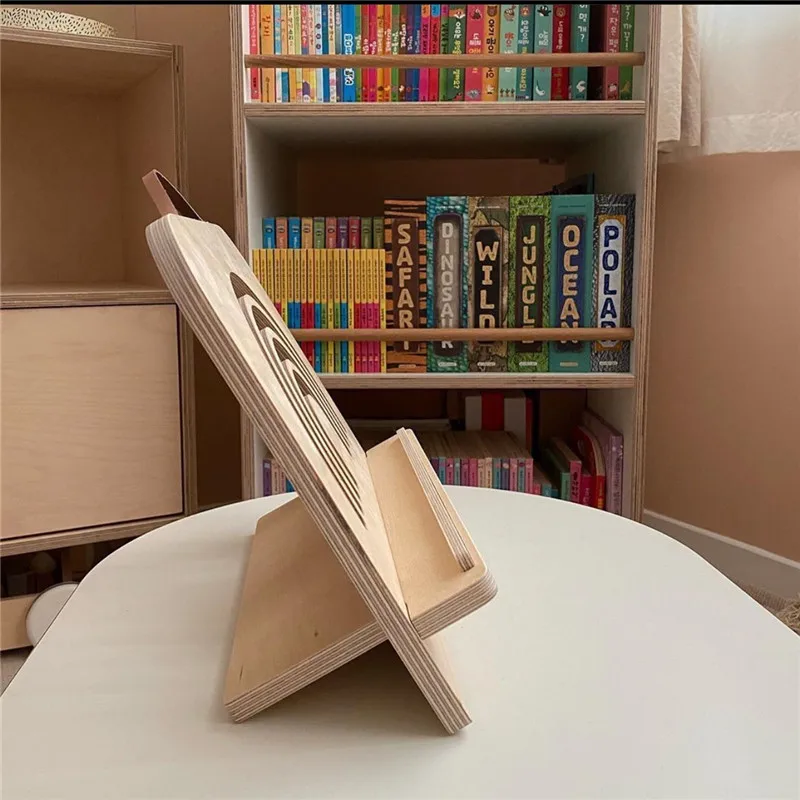 скандинавские полки для кни