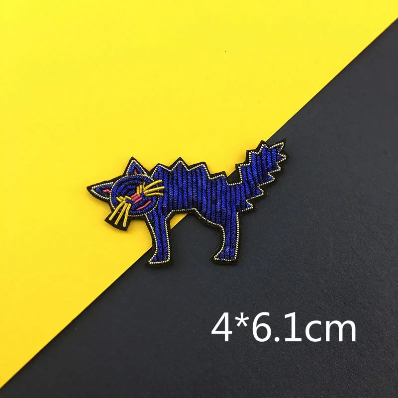 

New French Design Floral Cat Combination Indian Silk Hand-embroidered Brooch Universal Movie Pins Pin Halloween