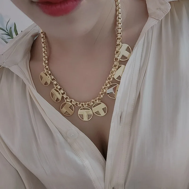 

Round hollow personality trendy thick chain necklace