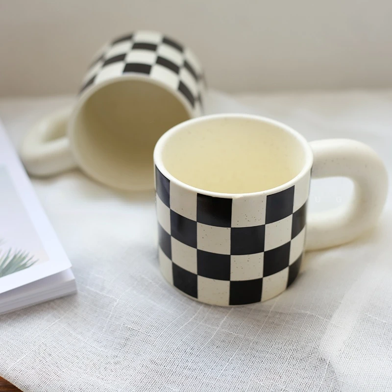 Black and White Checkerboard Lattice Mug Nordic Ins Net Red Ceramic Water Cup Mosaic Simple Milk Coffee | Дом и сад