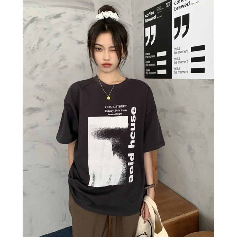 

Летние новые стильные модные футболки корейской версии футболки с коротким рукавом с буквенным принтом свободная универсальная женская од...