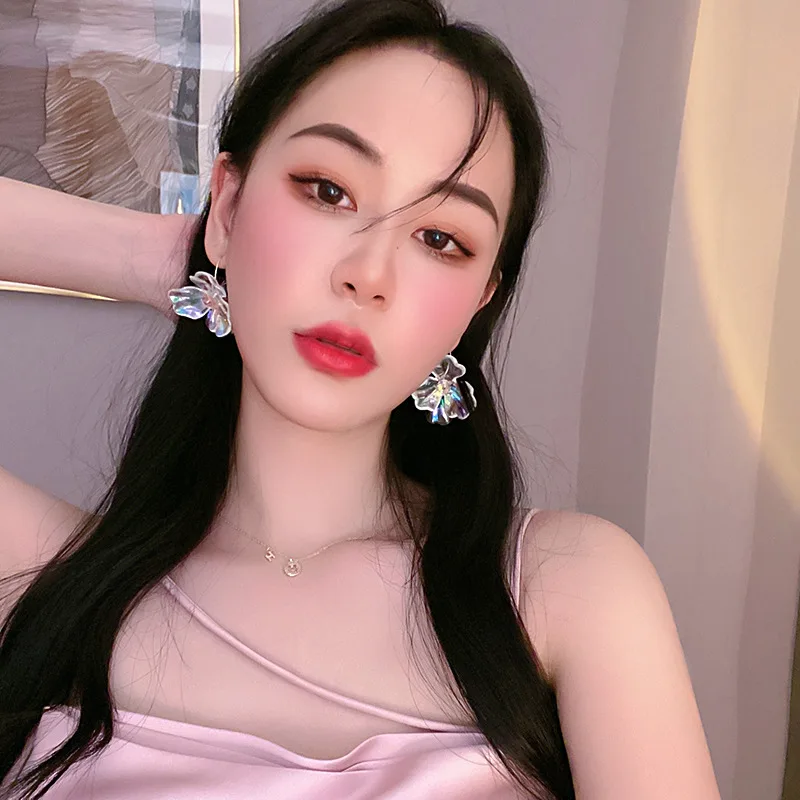 

LOVOACC Korea Transparent Resin Flower Earrings for Women Colorful Crystal Floral Hanging Dangle Earrings Temperament Jewelry