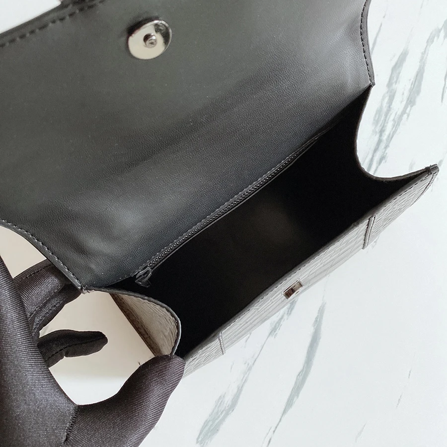 

Mini bag, shoulder strap
