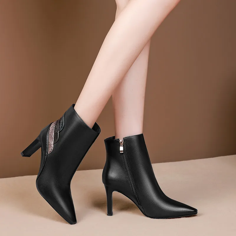 Женские ботинки из натуральной кожи с острым носком на высоком каблуке | Обувь