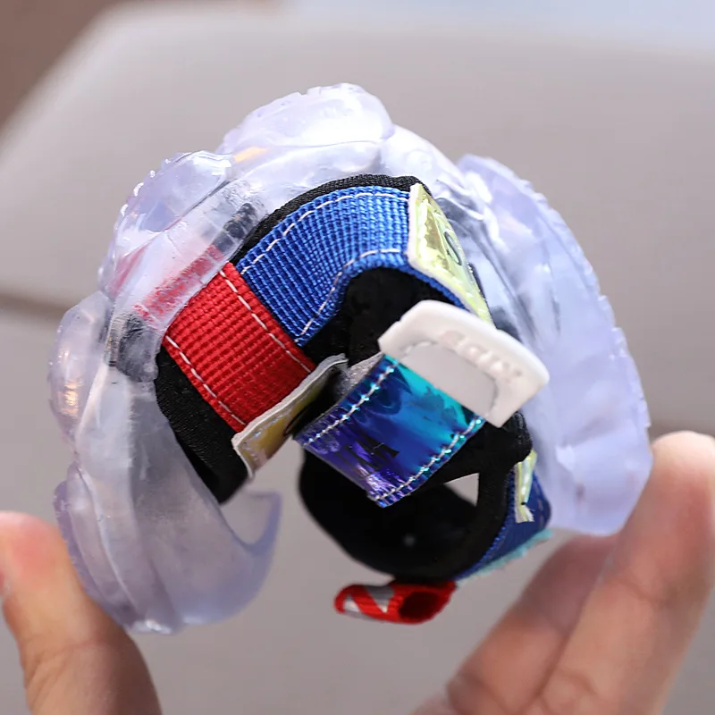 Сандалии Детские со светодиодной подсветкой мягкие пляжные тапочки для