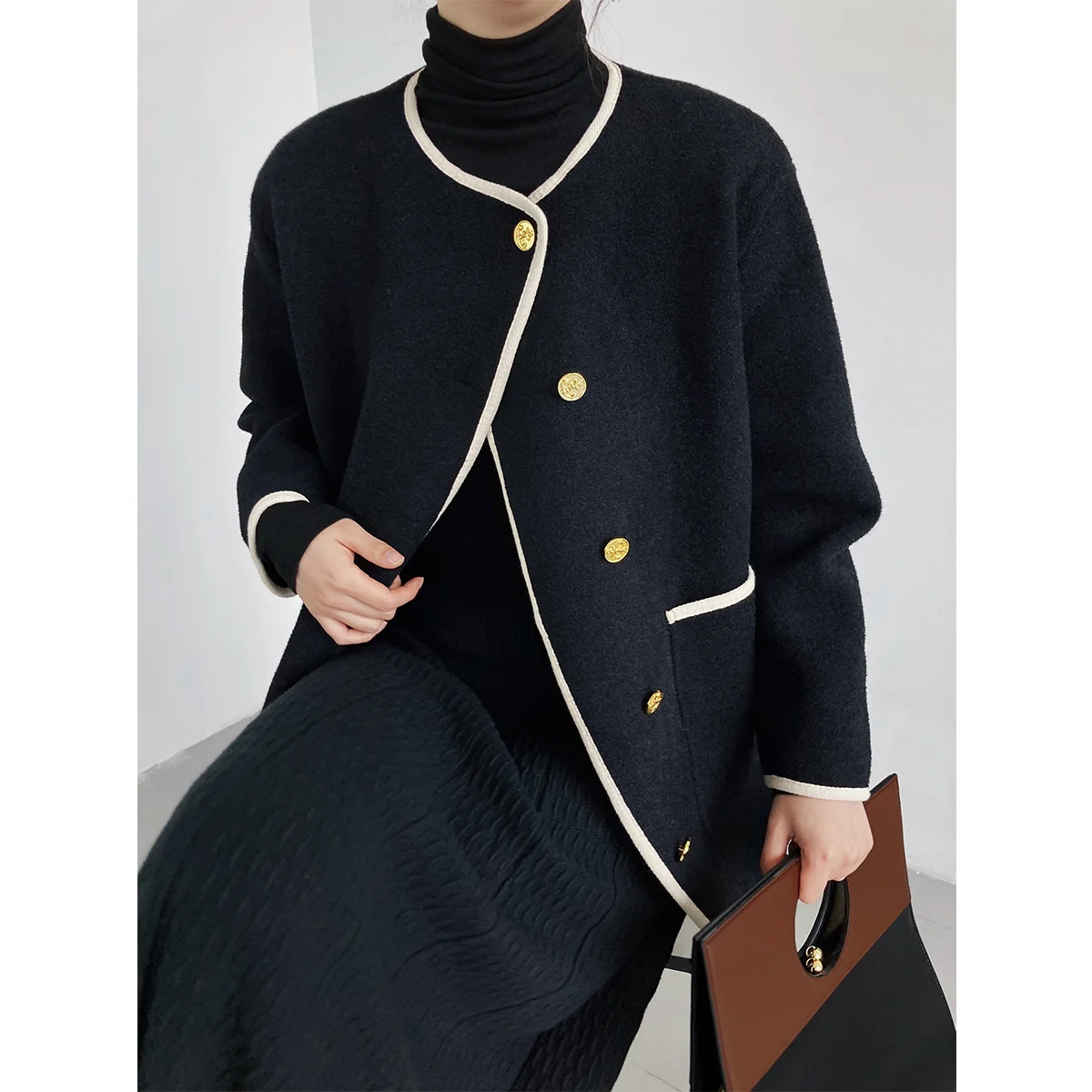 

Dual Pocket Gold Button Detailed Mix-wool Black Jacket