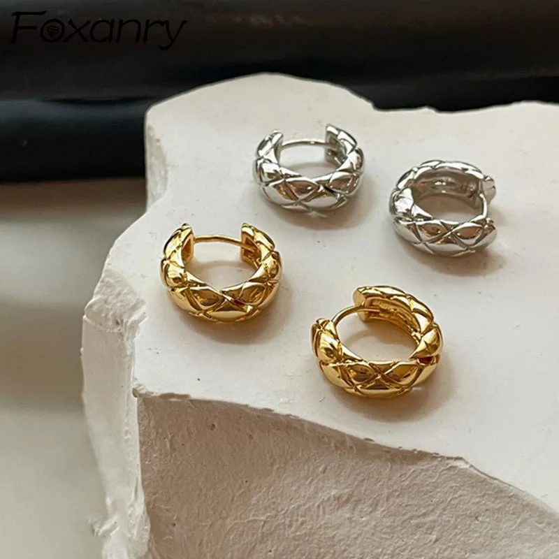 

Серьги-кольца серебряные в клетку с уникальной текстурой