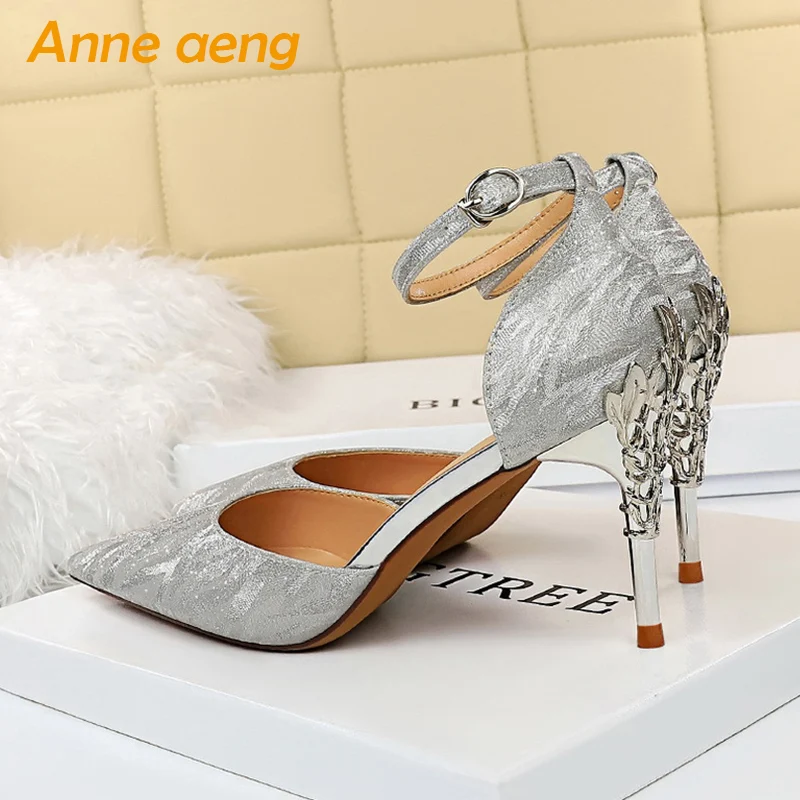 

2020 New Summer Women Sandals 7cm High Thin Heel Pointed Toe Bling Bridal Wedding Women Shoes Silver Sexy Ladies High Metal Heel