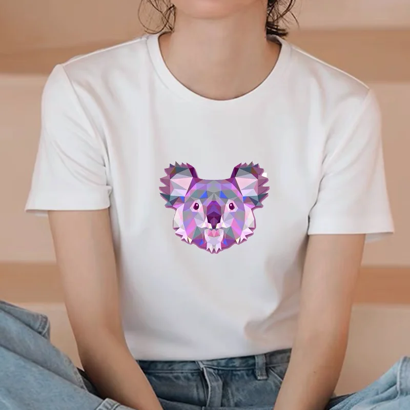 Рекомендуемая недорогая футболка с коротким рукавом и круглым вырезом принтом