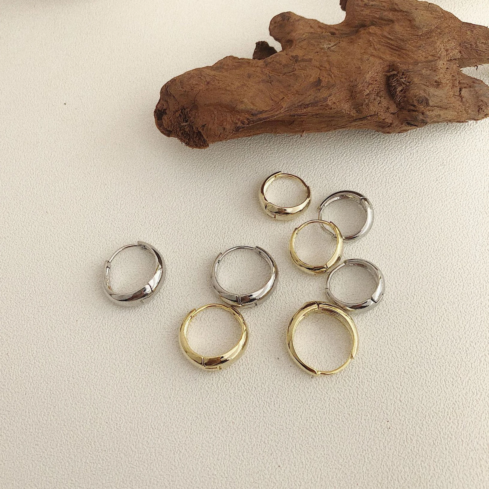 Минималистичные золотые и серебряные полые круглые маленькие серьги для женщин