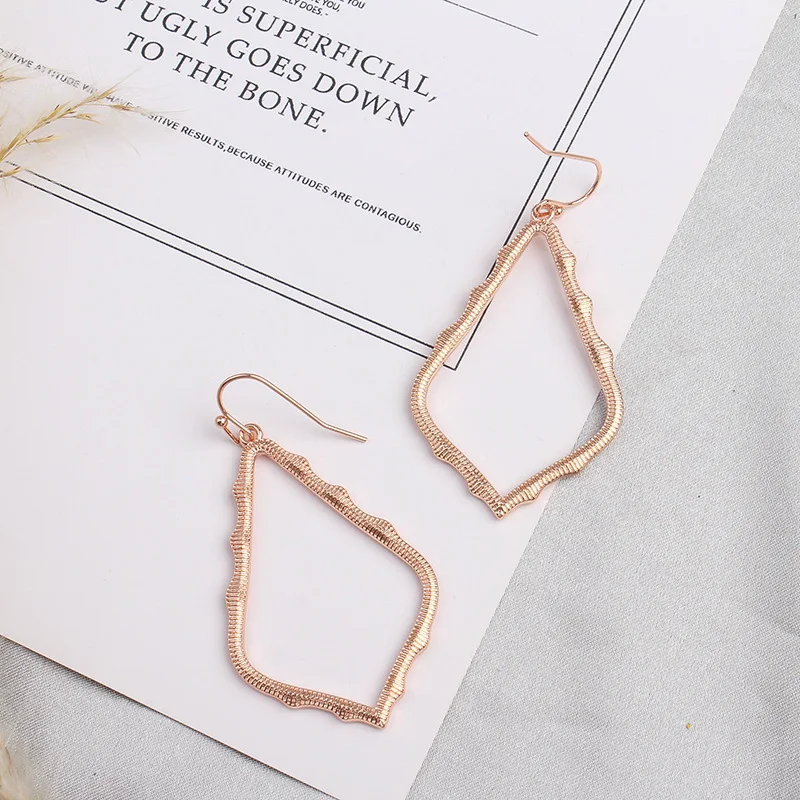 Высокое качество дизайнер оправа серьги капли с Модный Вдохновенный Ювелирная