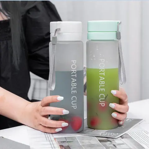 

With filter screen) large capacity anti falling plastic cup Student Korean lovely plastic water cup creative net red handy cup