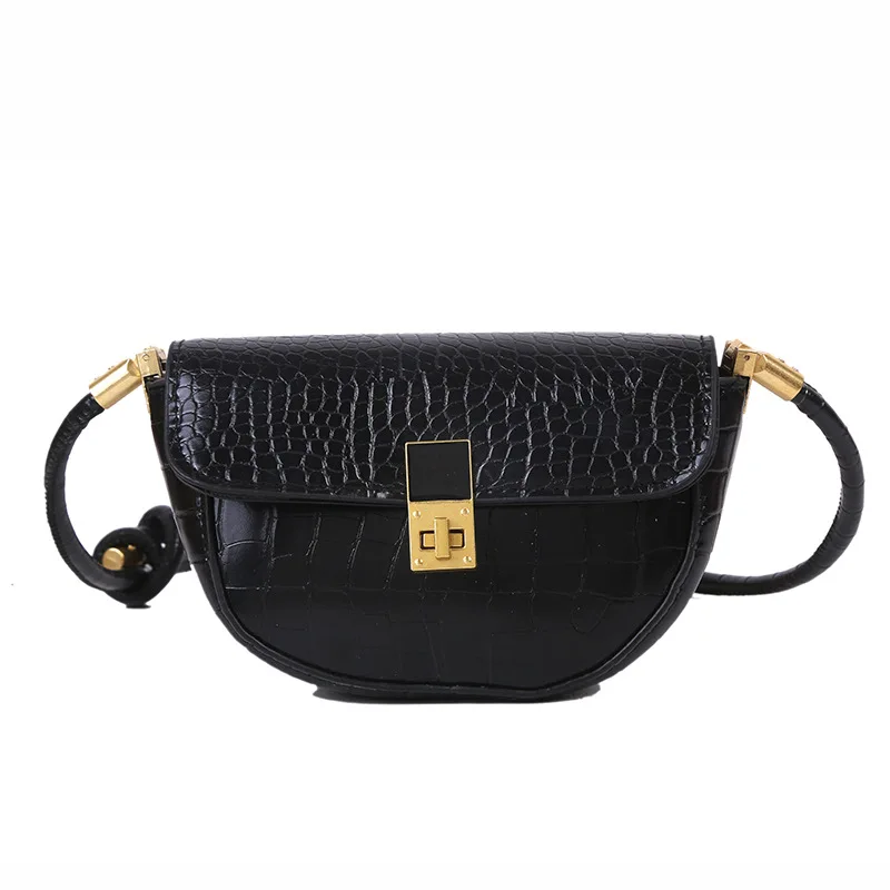 

On the new small bag popular new summer tide Korean version of Joker messenger bag fashion shoulder saddle bag