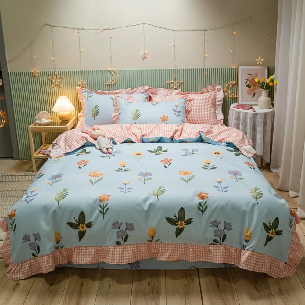 

Blue Flowers Duvet Cover Set Lace Girls Quilts Cover Lotus Leaf Edge AB Side For Home Single Double Bedding Sets on the bed