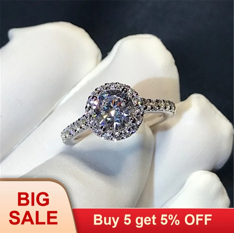 

Кольцо обручальное женское из серебра 925 пробы с фианитом