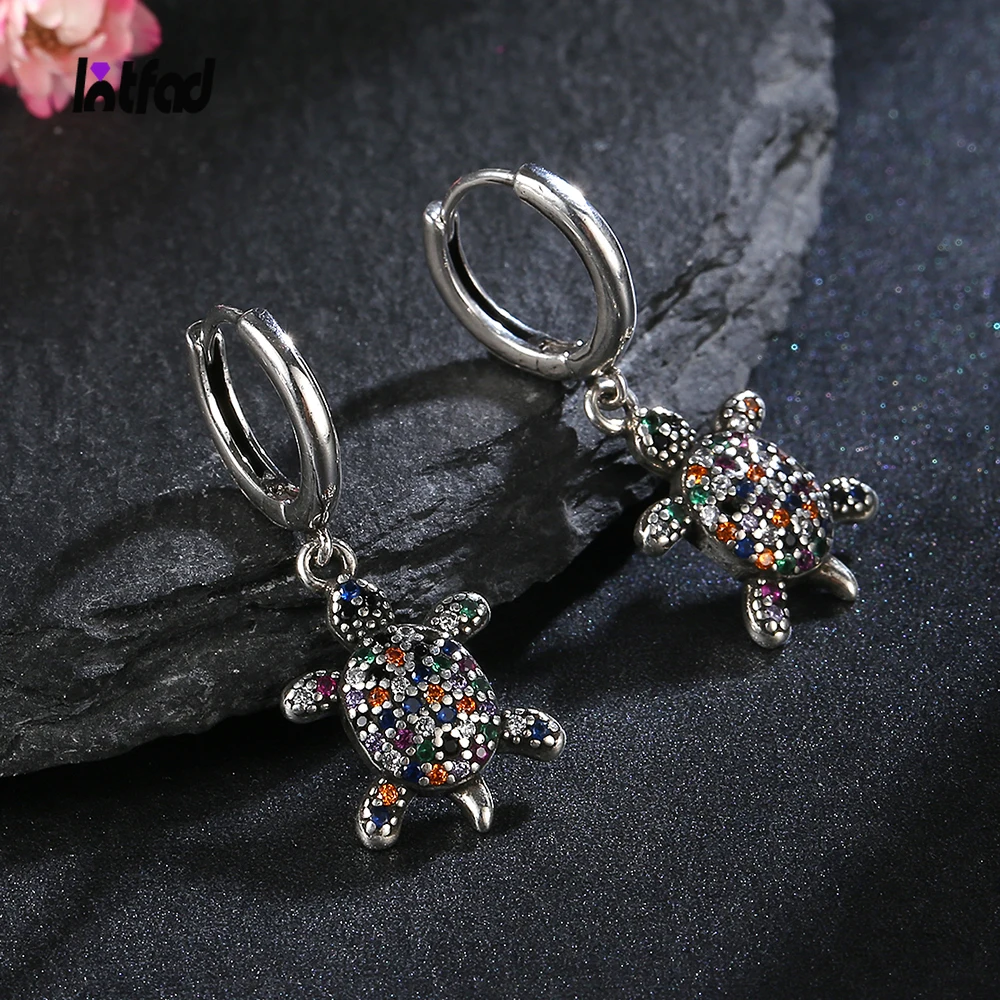 

Женские серьги-кольца из серебра 925 пробы, с фианитами