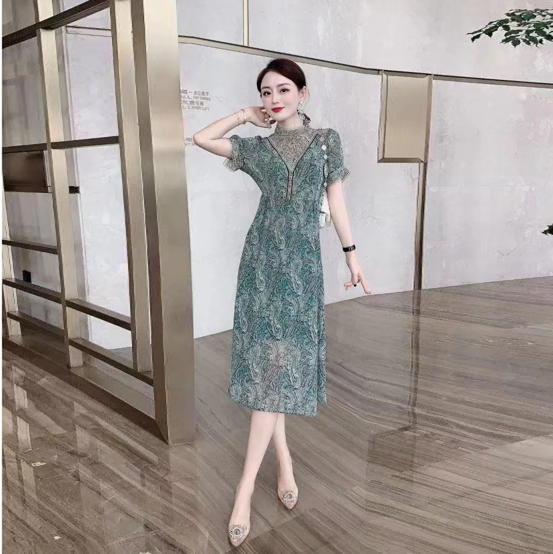 

Temperament dress women's 2021 summer dress new design feeling printed half high collar short sleeve slim mid length dress