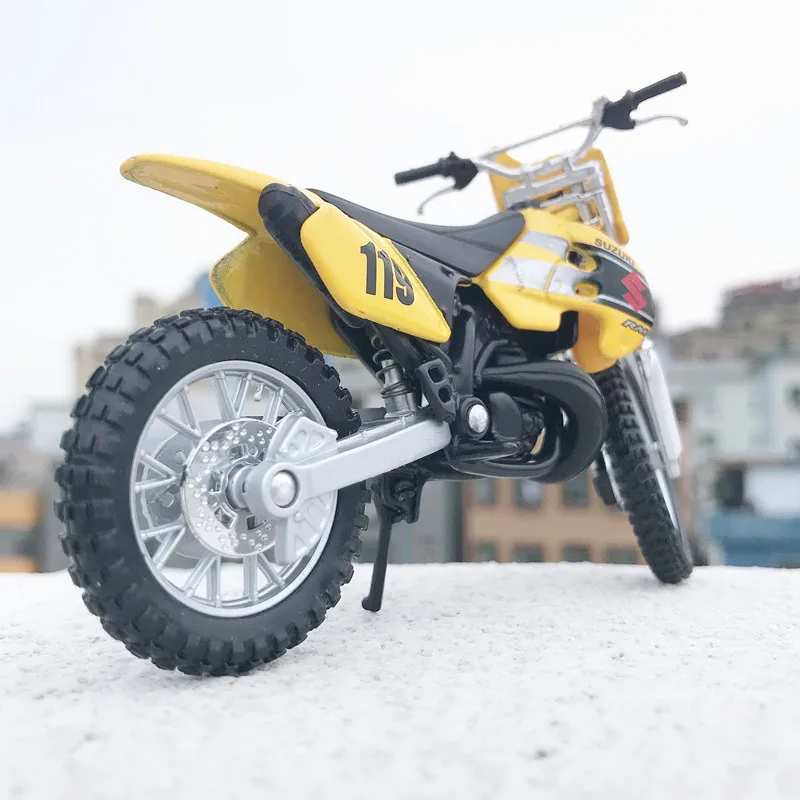 Новая модель мотоцикла Maisto 1:18 SUZUKI GSX R750 из сплава реальная короткого поглощения