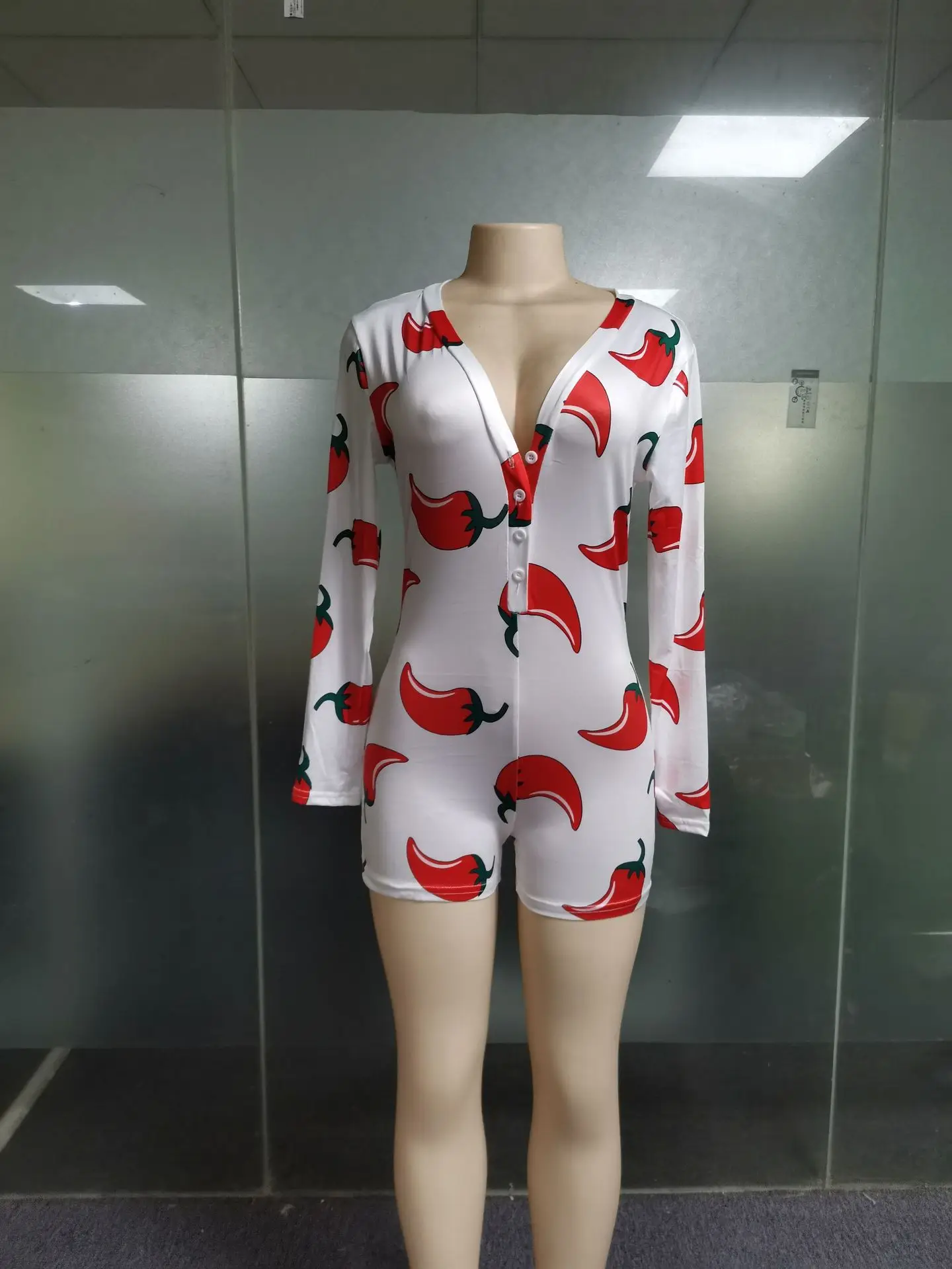 Пижама женская с длинным рукавом и глубоким V образным вырезом| |