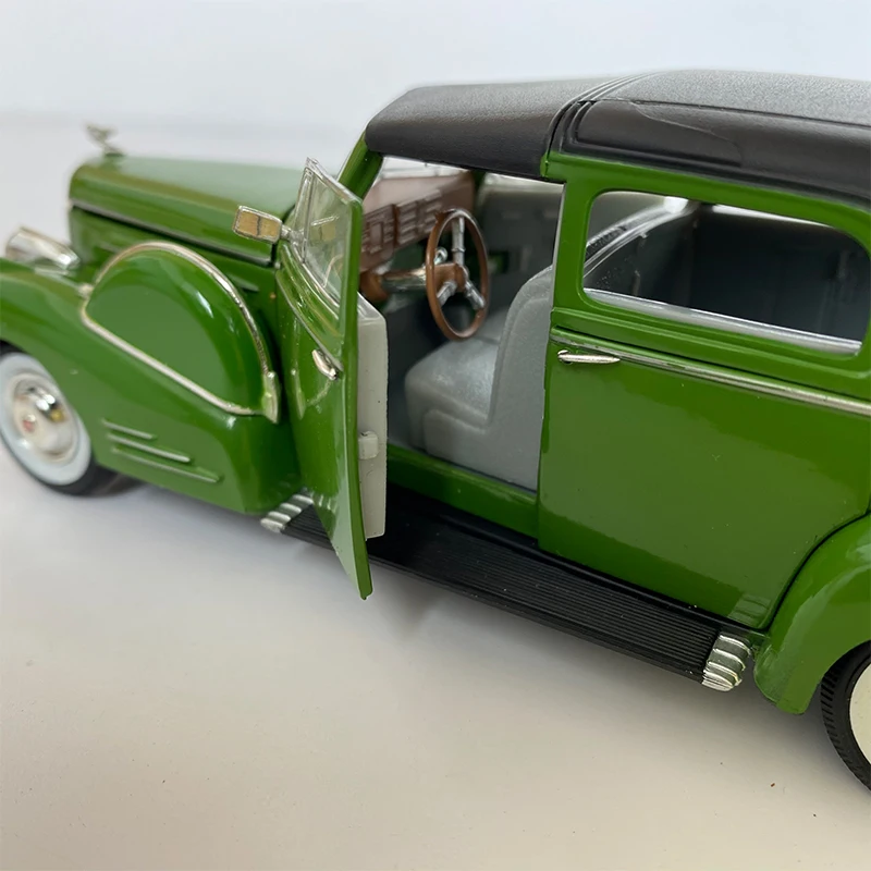 

1:32 Scale Alloy Die Casting Piece Sigma 1833 Cadilla c 355C Series Fleetwood Model Toy Classic Vehicle For Kids Collection Gift