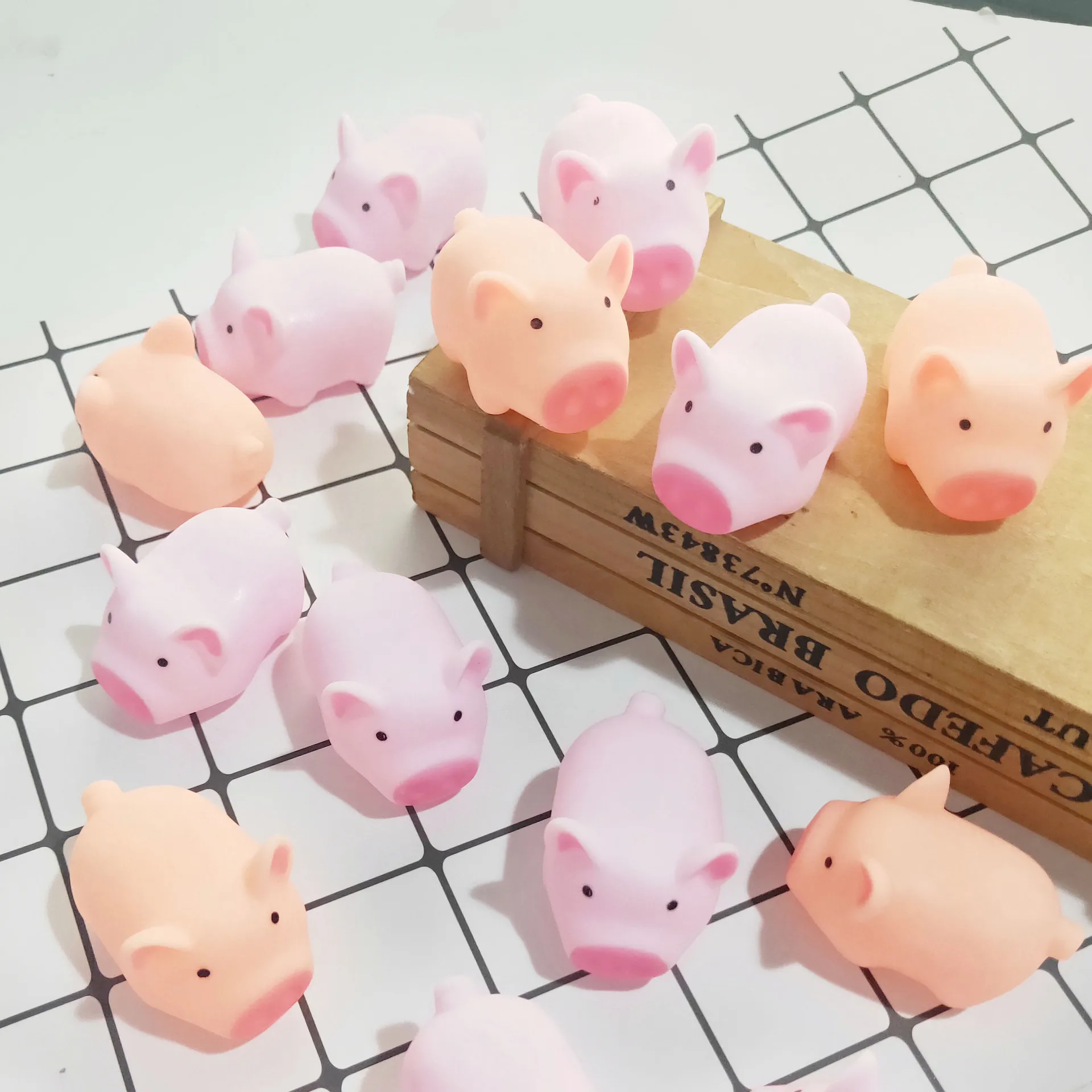 Juguete de cerdo rosa de dibujos animados, dispositivo exprimidor para la diversi&oacute;n, llamada relajaci&oacute;n-2