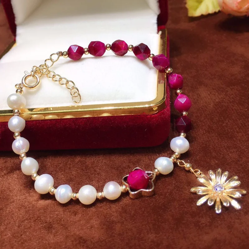 

Elegant Jewelry Red Glass Beads Bracelets Popular Style Metal Flower Charm Natural Freshwater Pearls Bracelet For Women Gifts