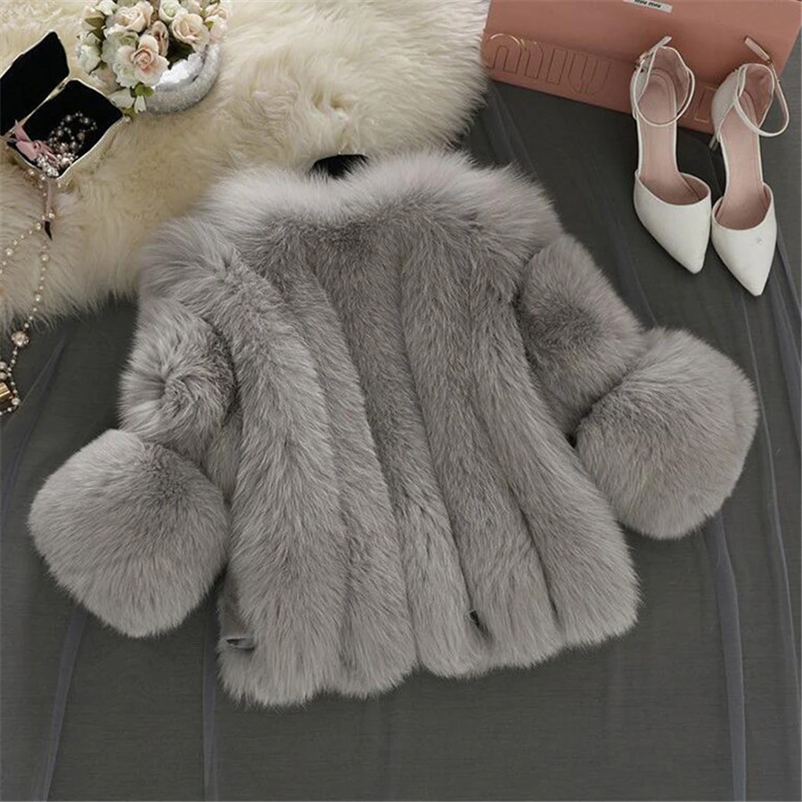 

LA CISNE Autumn And Winter Fashion Street Style Fur Jacket Women Short Fox Hair Three-quarter Sleeves