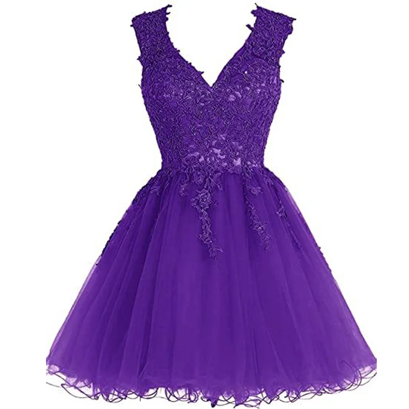 

Charming Purple Homecoming Dresses V-Neck Sleeveless Backless Prom Gowns Lace Appliques A-Line Party Dresses Graduation Gowns