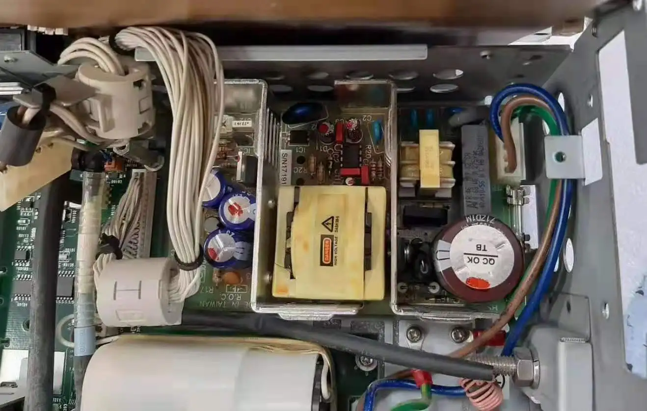 

Источник питания Ni hon Kohden, PN: 670695C для Tec-5521K (новый, оригинальный)