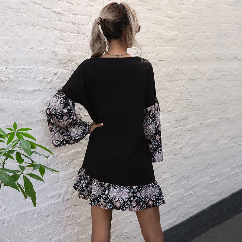 

Spring new European and American stitching printing V-collar horn long sleeve dress woman